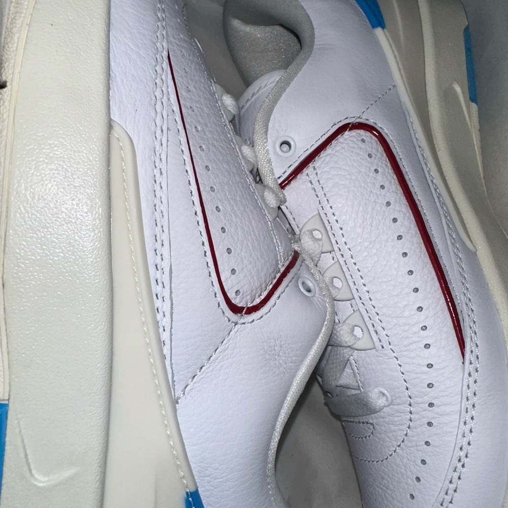 NEW Nike WMNS Air Jordan 2 Retro Low UNC to Chicago White Blue DX4401-164 SIZE 8 - Picture 6 of 7